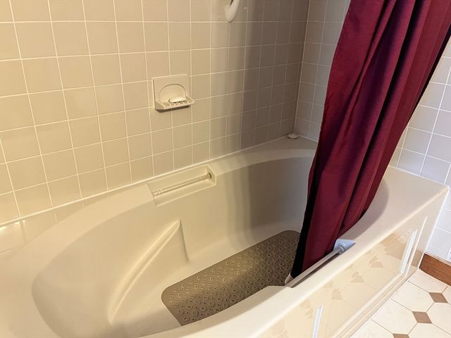 49 Farnham St, Fall River, MA 02720