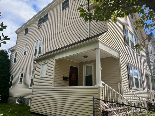 49 Farnham St, Fall River, MA 02720