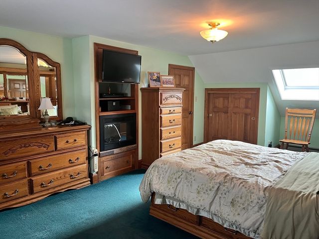 49 Farnham St, Fall River, MA 02720