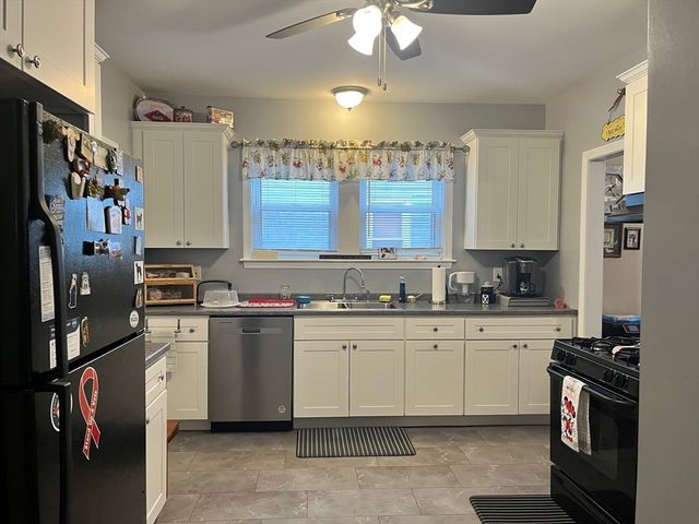 49 Farnham St, Fall River, MA 02720