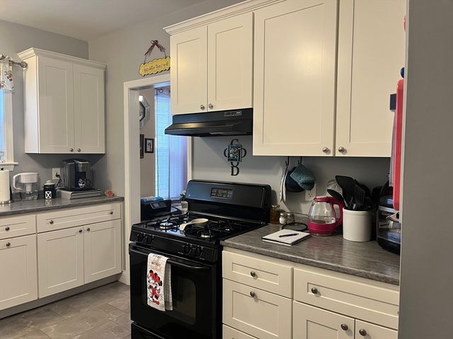 49 Farnham St, Fall River, MA 02720