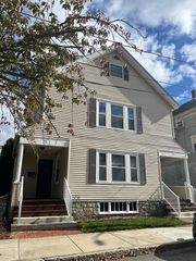 49 Farnham St, Fall River, MA 02720