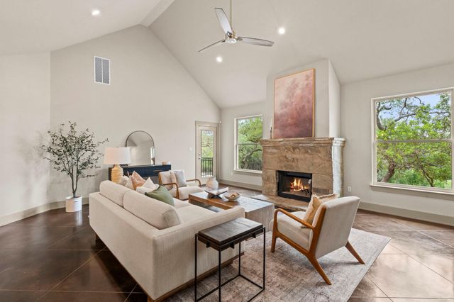 112 Twin Creek CIR, Dripping Springs, TX 78620