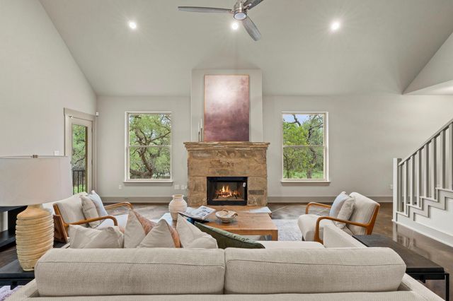 112 Twin Creek CIR, Dripping Springs, TX 78620