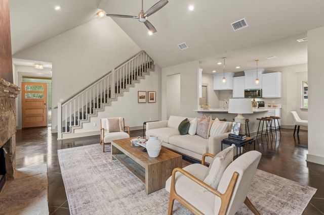 112 Twin Creek CIR, Dripping Springs, TX 78620