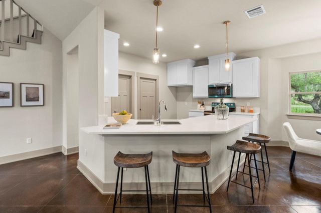 112 Twin Creek CIR, Dripping Springs, TX 78620