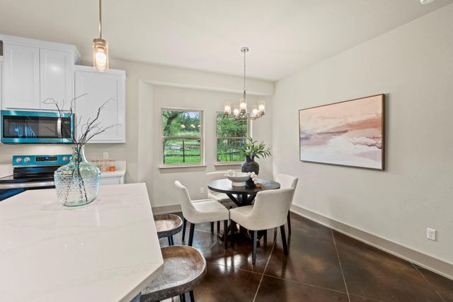 112 Twin Creek CIR, Dripping Springs, TX 78620