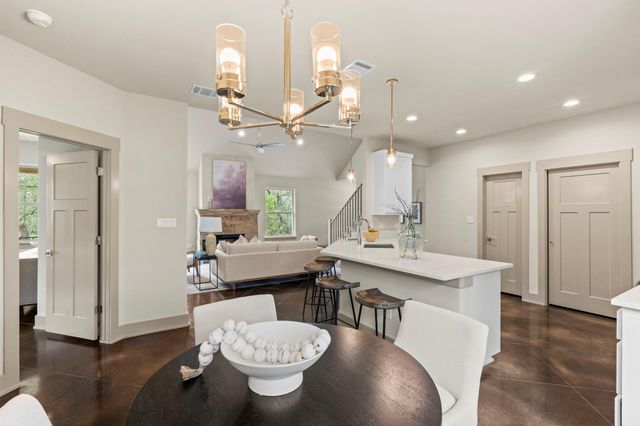 112 Twin Creek CIR, Dripping Springs, TX 78620