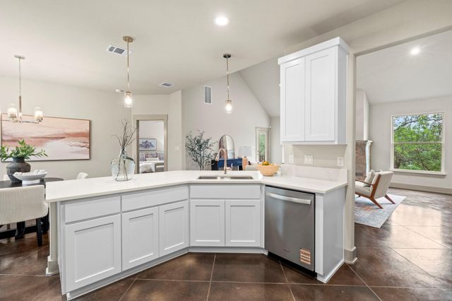 112 Twin Creek CIR, Dripping Springs, TX 78620