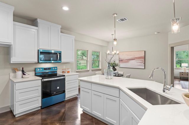 112 Twin Creek CIR, Dripping Springs, TX 78620