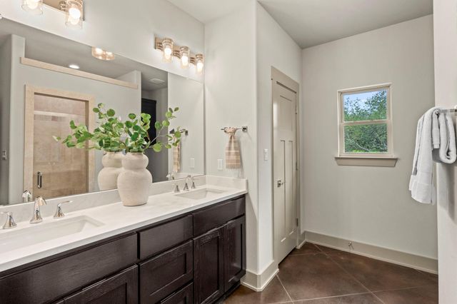 112 Twin Creek CIR, Dripping Springs, TX 78620