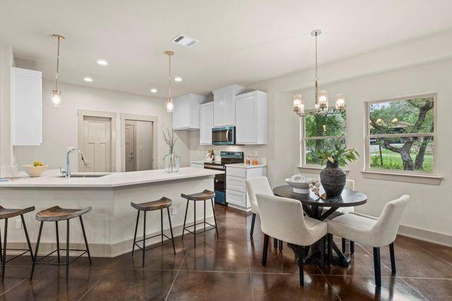 112 Twin Creek CIR, Dripping Springs, TX 78620