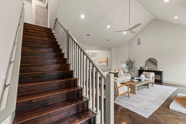 112 Twin Creek CIR, Dripping Springs, TX 78620