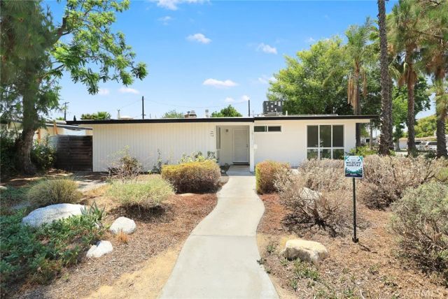 271 Greentree, Upland, CA 91786