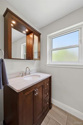 12447 Big Bend Road, Kirkwood, MO 63122