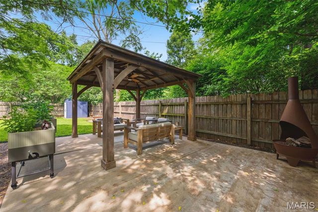 12447 Big Bend Road, Kirkwood, MO 63122