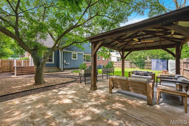 12447 Big Bend Road, Kirkwood, MO 63122