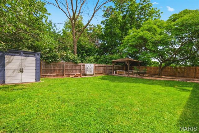 12447 Big Bend Road, Kirkwood, MO 63122