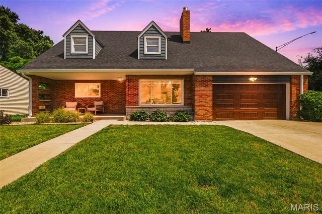 12447 Big Bend Road, Kirkwood, MO 63122