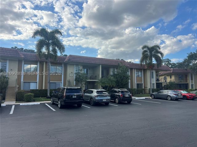321 Lakeview Dr 204, Weston, FL 33326