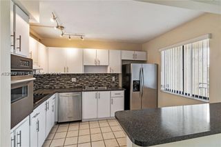 321 Lakeview Dr 204, Weston, FL 33326