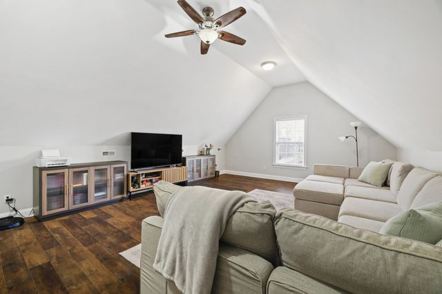 5135 Green Acres Ln, Murfreesboro, TN 37129