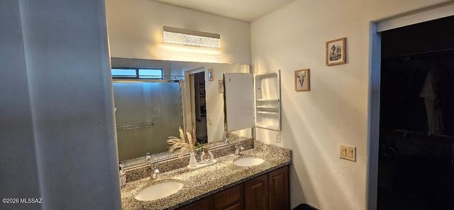 8318 S Hunnic Drive, Tucson, AZ 85747