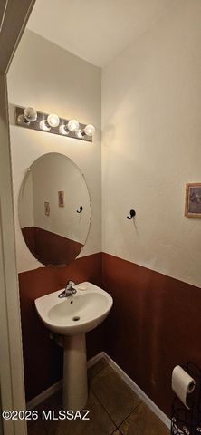 8318 S Hunnic Drive, Tucson, AZ 85747