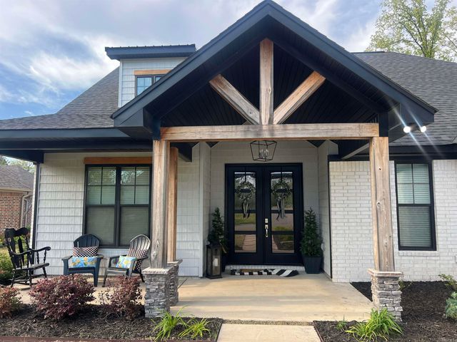 123 Carriage Court, White Hall, AR 71602