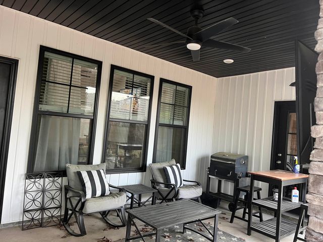 123 Carriage Court, White Hall, AR 71602