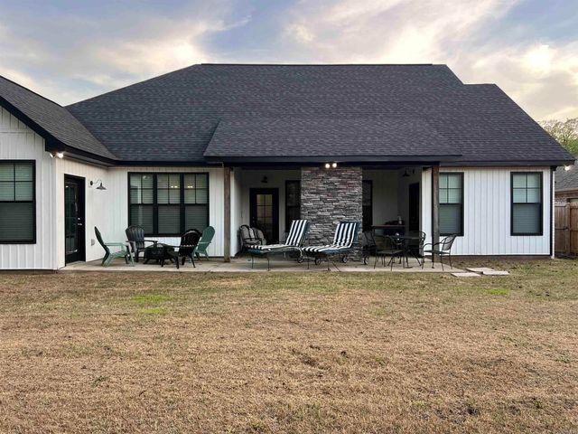 123 Carriage Court, White Hall, AR 71602