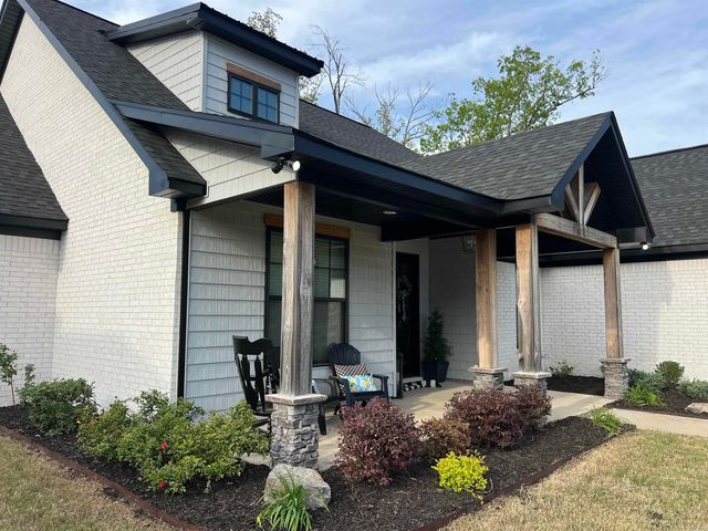 123 Carriage Court, White Hall, AR 71602