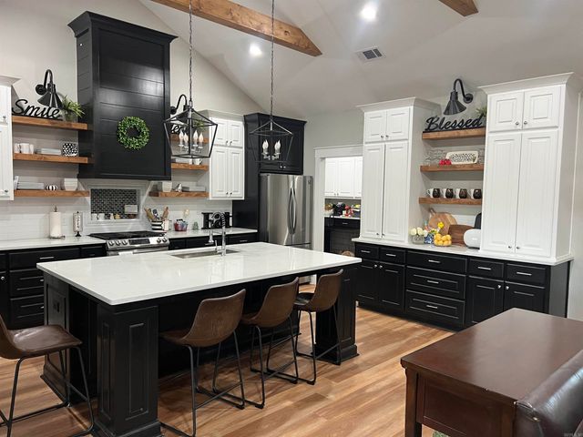 123 Carriage Court, White Hall, AR 71602