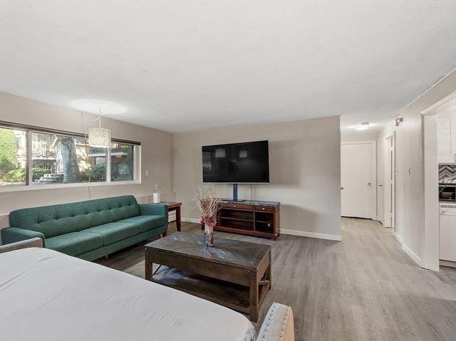 295 Pawtucket Blvd 7, Lowell, MA 01854