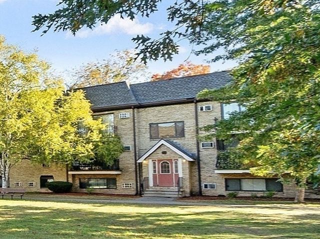 295 Pawtucket Blvd 7, Lowell, MA 01854
