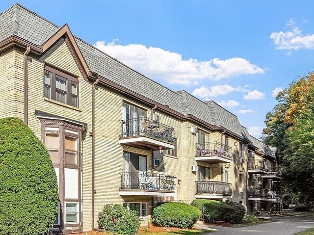 295 Pawtucket Blvd 7, Lowell, MA 01854