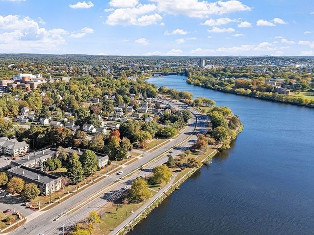 295 Pawtucket Blvd 7, Lowell, MA 01854