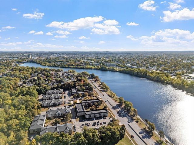 295 Pawtucket Blvd 7, Lowell, MA 01854