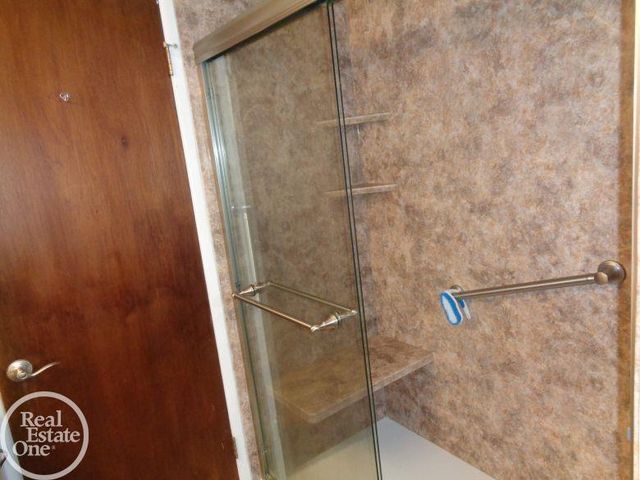 36702 Samoa Drive, Sterling Heights, MI 48312