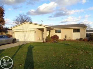 36702 Samoa Drive, Sterling Heights, MI 48312