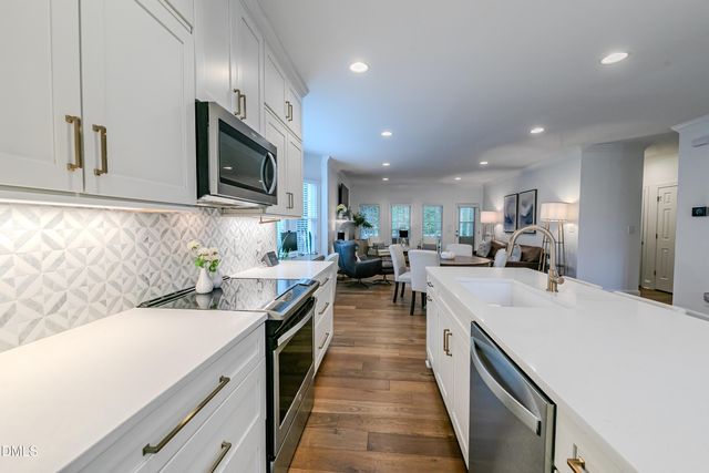 7625 Pinewild Court, Raleigh, NC 27615