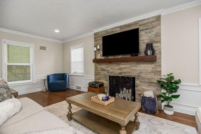 7507 Walnut Street, Kansas City, MO 64114