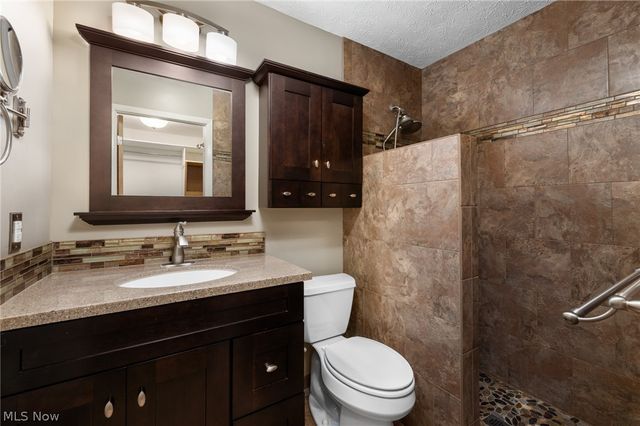 540 Crossbrook Drive, Berea, OH 44017
