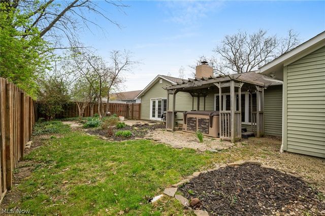 540 Crossbrook Drive, Berea, OH 44017