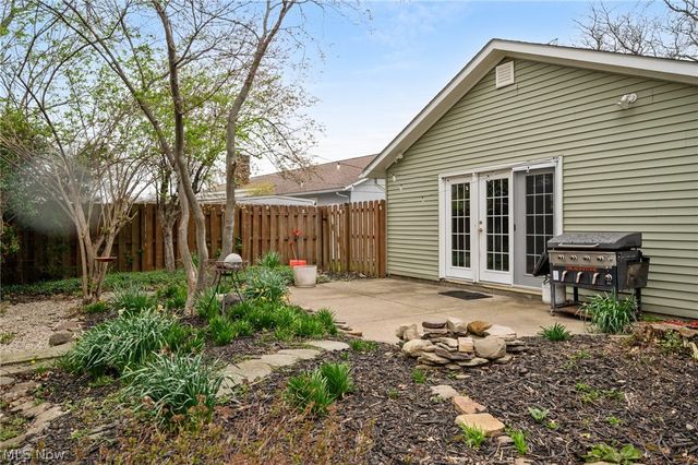 540 Crossbrook Drive, Berea, OH 44017