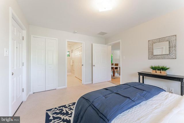 5825 ATTEENTEE RD, Springfield, VA 22150