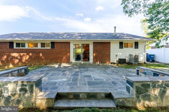 5825 ATTEENTEE RD, Springfield, VA 22150