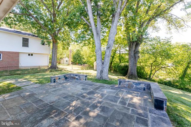 5825 ATTEENTEE RD, Springfield, VA 22150
