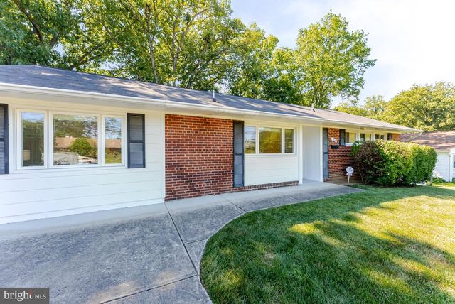 5825 ATTEENTEE RD, Springfield, VA 22150