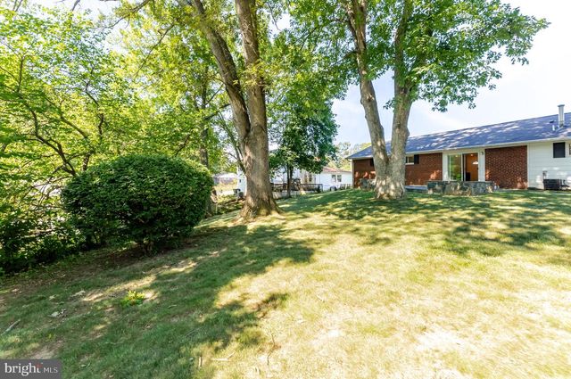 5825 ATTEENTEE RD, Springfield, VA 22150
